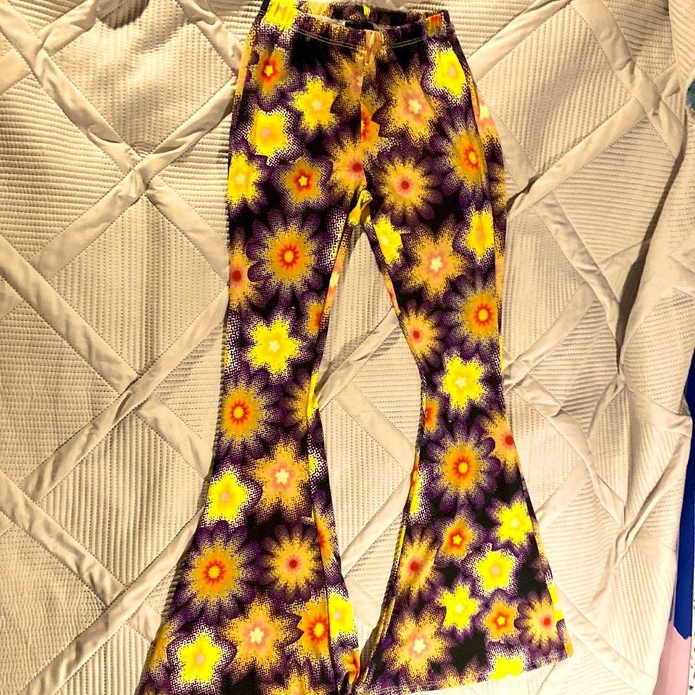 COLORFUL 70s BELLBOTTOM FLARE LEGGINGS- vintage style, shaping style